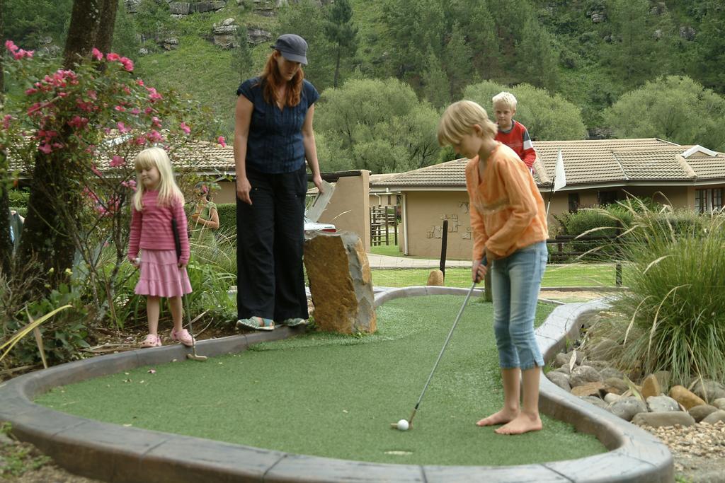Gooderson Leisure Mountain View Cottages Self Catering And Timeshare Resort Drakensberg Garden Exterior photo